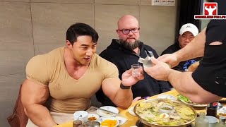 Eating Like a Bodybuilder Motivation  BULKING DIET [upl. by Sylvan]