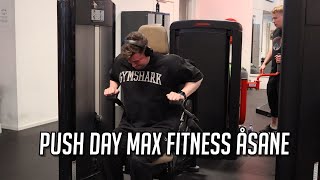 PUSH DAY PÅ MAX FITNESS [upl. by Ingraham]