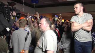 Leicester fans watch Spurs draw at Chelsea to win the Premier League [upl. by Necila]