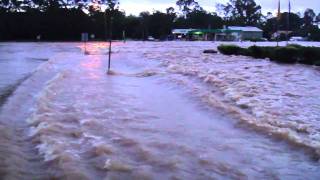 Floods in Nanango 11012011 [upl. by Kaya]