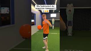 Wie funktioniert der ROBOTER TORWART 🤔⚽️😱 shorts jannikfreestyle [upl. by Willin]