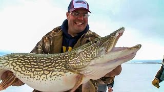 Gigantic Lake of the Woods Pike Ice Fishing  Babe Winkelmans quotGood Fishingquot [upl. by Aihsram877]