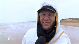 Pollution  des galettes de fioul sur les plages vendéennes [upl. by Khorma]