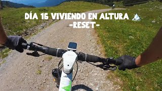 Así són el 50 de las bajadas en la TRANSALP  DÍA 16 VIVIENDO EN ALTURA 🏔️ [upl. by Tiernan]