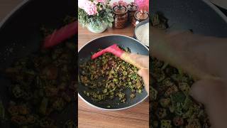 Easy Vendakka Curry Malayalam  Vendakka Variety Recipe  Vendakka Thairu Curry Easy Curry for Rice [upl. by Eadahc]