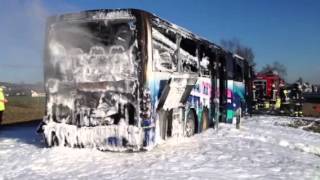 Feuerwehr löscht brennenden Schulbus auf der B15 I pnpde [upl. by Ewolram498]