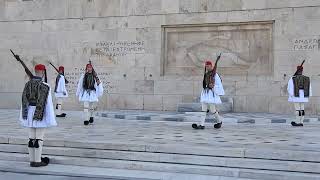 Atene  Cambio della guardia di Capodanno [upl. by Aicela]