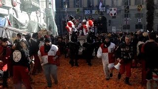 Traditional Battle of the Oranges rages in Ivrea Italy [upl. by Nnilsia]