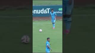 Hattrick Ezechiel NDouassel bawa Persela menang 31 atas Gresik United [upl. by Anairuy656]