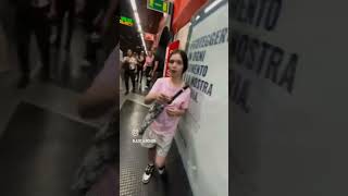 PICKPOCKETS AND THEIR MALE PROTECTOR ATTACK WOMAN IN ROME  METRO A BARBERINI STATION [upl. by Cari]