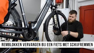 Remblokken vervangen bij een fiets met schijfremmen [upl. by Conte39]