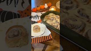 Dokonalé skořicové rolky najdeš v novém videu🧡🎃🍁 cinnamoroll recepies recepty autumn fall [upl. by Ladin455]