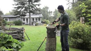 How to pick a small log easily with Fiskars Sappie XA2 [upl. by Yelah]