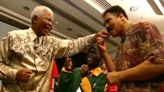 Nelson Mandela fights Muhammad Ali [upl. by Borden]