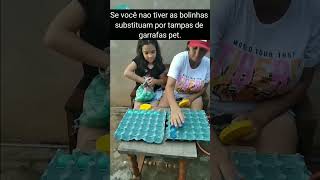 BRINCADEIRAS PARA BRINCAR USANDO BOLINHAS E CARTELAS DE OVOS [upl. by Ylrehs]