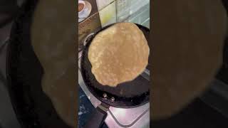 Paratha lovers 😍 recipe roti foodparatha yummyparatha streetfoodshots youtubeshorts [upl. by Ramilahs46]