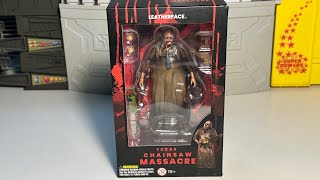 Hiya Toys Texas Chainsaw Massacre Leatherface [upl. by Eldnek750]