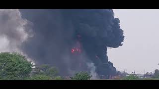 Maruti Chemical Company Fire Live Manjusar Vadodara [upl. by Birck324]