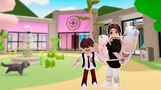 DAY IN MY LIFE ANTAR ANAK SEKOLAH SAMBIL BAWA SI KEMBAR  💖 Club Roblox Role Play Indonesia [upl. by Zahc324]