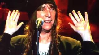 Patti Smith sings quot Because the Nightquot on Springsteen Tribute [upl. by Yursa]