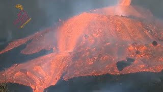 El volcán Cumbre Vieja se desborda y deja un tsunami de lava en La Palma [upl. by Cassius]