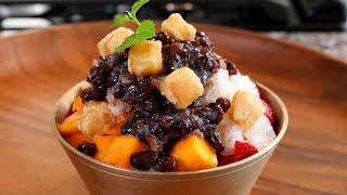 Korean shaved ice Patbingsu 팥빙수 [upl. by Amerigo]