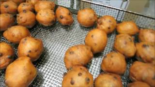 oliebollen maken [upl. by Evetta]