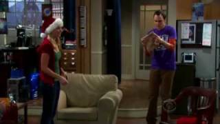 Regalo de navidad de Penny a Sheldon Español [upl. by Ailina]