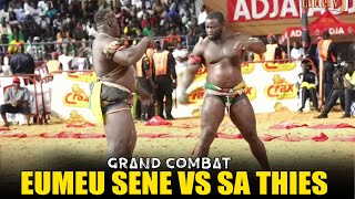 Intégralité Combat Eumeu Sène vs Sa Thiès  Bagarre intense et une chute spectaculaire [upl. by Nnelg]