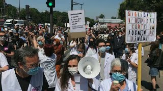 Hôpital public des soignants manifestent devant lhôpital RobertDebré à Paris  AFP [upl. by Emlynn74]