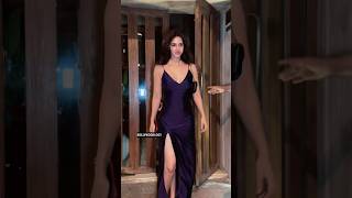 Disha Patani hamesha ki tarah temperature badaa diya 🔥 Bollywoodlogy  Honey Singh Songs [upl. by Sirac867]