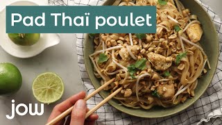 Recette du pad Thaï poulet [upl. by Atinaj79]