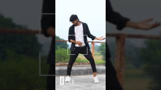 Dekhane walo ne kya kya nahi dekha hoga dance song bollywood viralvideo [upl. by Hardner]