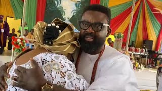 MOJI AFOLAYAN CRIES AS KUNLE AND AREMU AFOLAYAN BURY MUM IN OYO STATE [upl. by Aticilef]