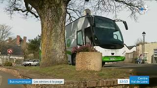 À La Ferrière  un bus numérique vient à la rencontre des habitants [upl. by Arak]