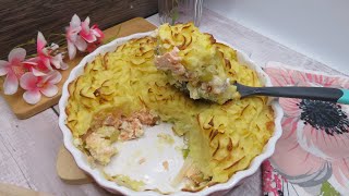 Hachis parmentier aux poireaux et au saumon [upl. by Llenna156]