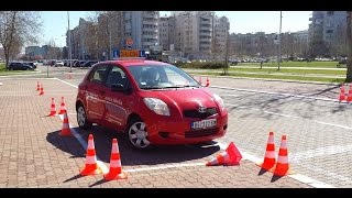 Auto skola  Paralelno parkiranje automobila [upl. by Anelhtac]