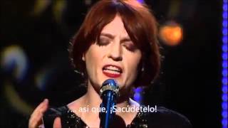 Florence  The Machine  Shake It Out Live at Skavlan en español [upl. by Abercromby]