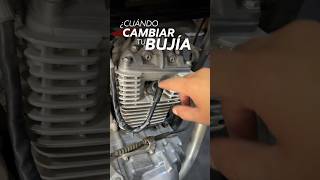 ¿Cuándo cambiar la bujía de mi moto🤔 [upl. by Eilrak181]