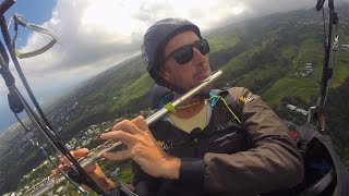 flute traversiere en parapente [upl. by Lleruj]