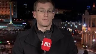 Journalist goes viral after reporting live from Ukraine in six languages [upl. by Pernell]