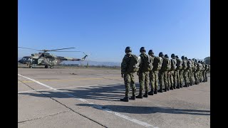 Prvi skokovi najmlađih padobranaca Vojske Srbije [upl. by Laise975]