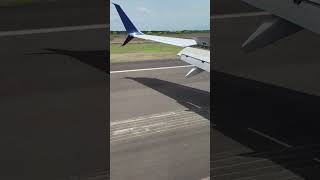 Landing at Liberia airport LIR 🇨🇷 Guanacaste Costa Rica [upl. by Jr]