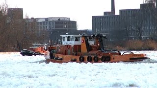 Eisbrecher auf der Elbe  Hamburg Februar 2012 [upl. by Thain]