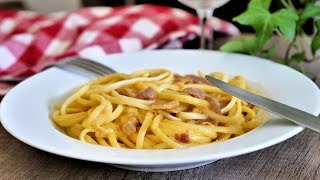 PÂTES à la carbonara  La véritable RECETTE traditionnelle italienne [upl. by Aindrea]