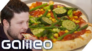 500 Kalorien Tiefkühlpizza Wie lecker ist die LowCarbPizza  Galileo  ProSieben [upl. by Ona993]