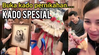 UNBOXING HADIAH KADO PERNIKAHAN BOSS JB ❤️ DIAN ANIC  ADA DOLAR JUGA [upl. by Annaes]