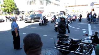 Obama motorcade entering Intercontinental Hotel San Francisco Feb 16 2012 [upl. by Nohsad]