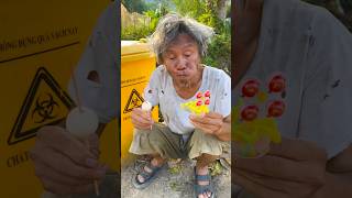 भिकारी🍡🍭🍬कितना स्वादिष्ठ हैpoor😭homelessman🧓shortsviralvideothe mannat facts😱😭 [upl. by Ainessej]