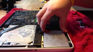 Zweite Festplatte in ein MacBook Pro einbauen  MacBook SSD Festplatte verbauen [upl. by Boehmer]